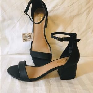 Elegant women dress& casual sandals black 7.5US